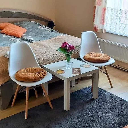 Dom Pod Grusza Lägenhet Chmielno